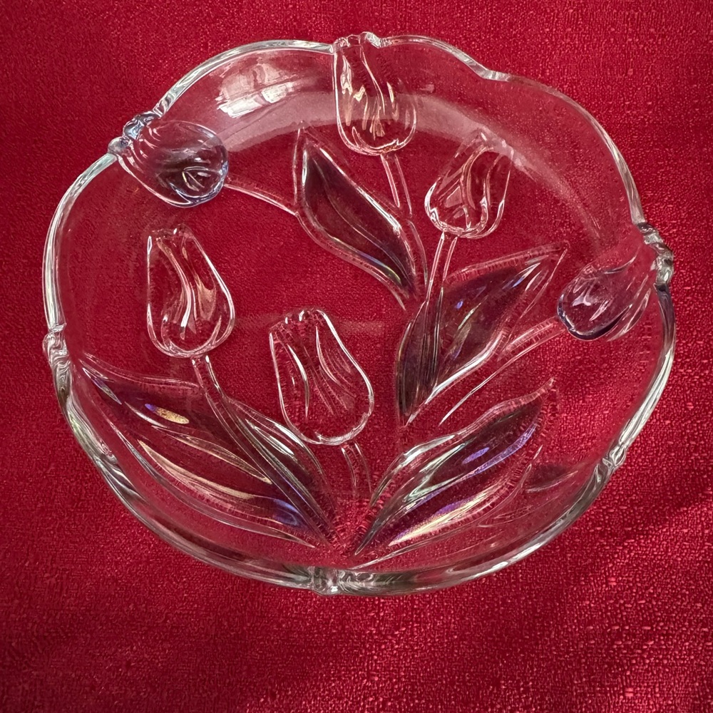 Mikasa Tivoli Crystal Tulips 3D Salad Plate.
